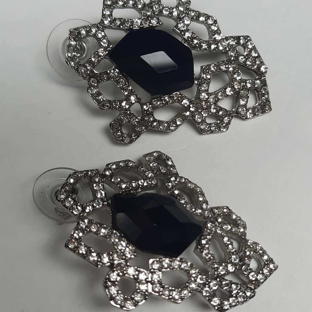 Earrings - Picture 6 of 7